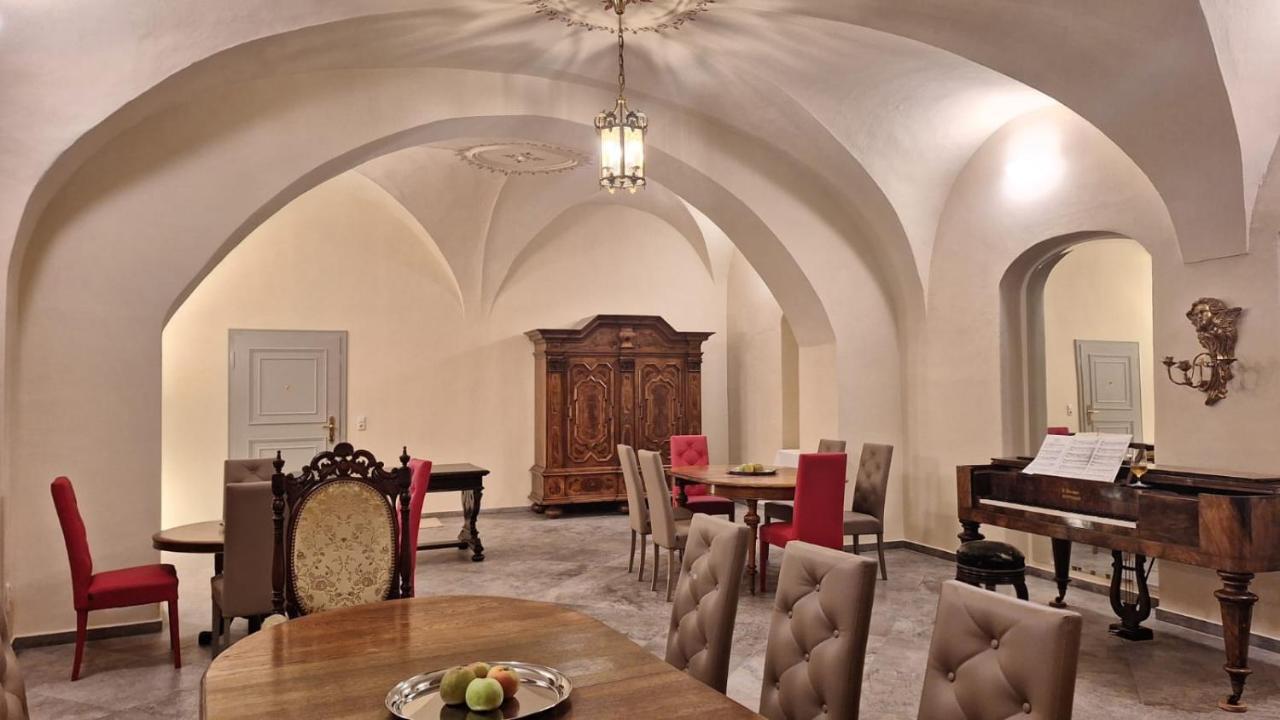 Stadtpalais Familien-Suite 4 Zimmer Mit Galerie Maximal 6 Personen 바우트젠 외부 사진