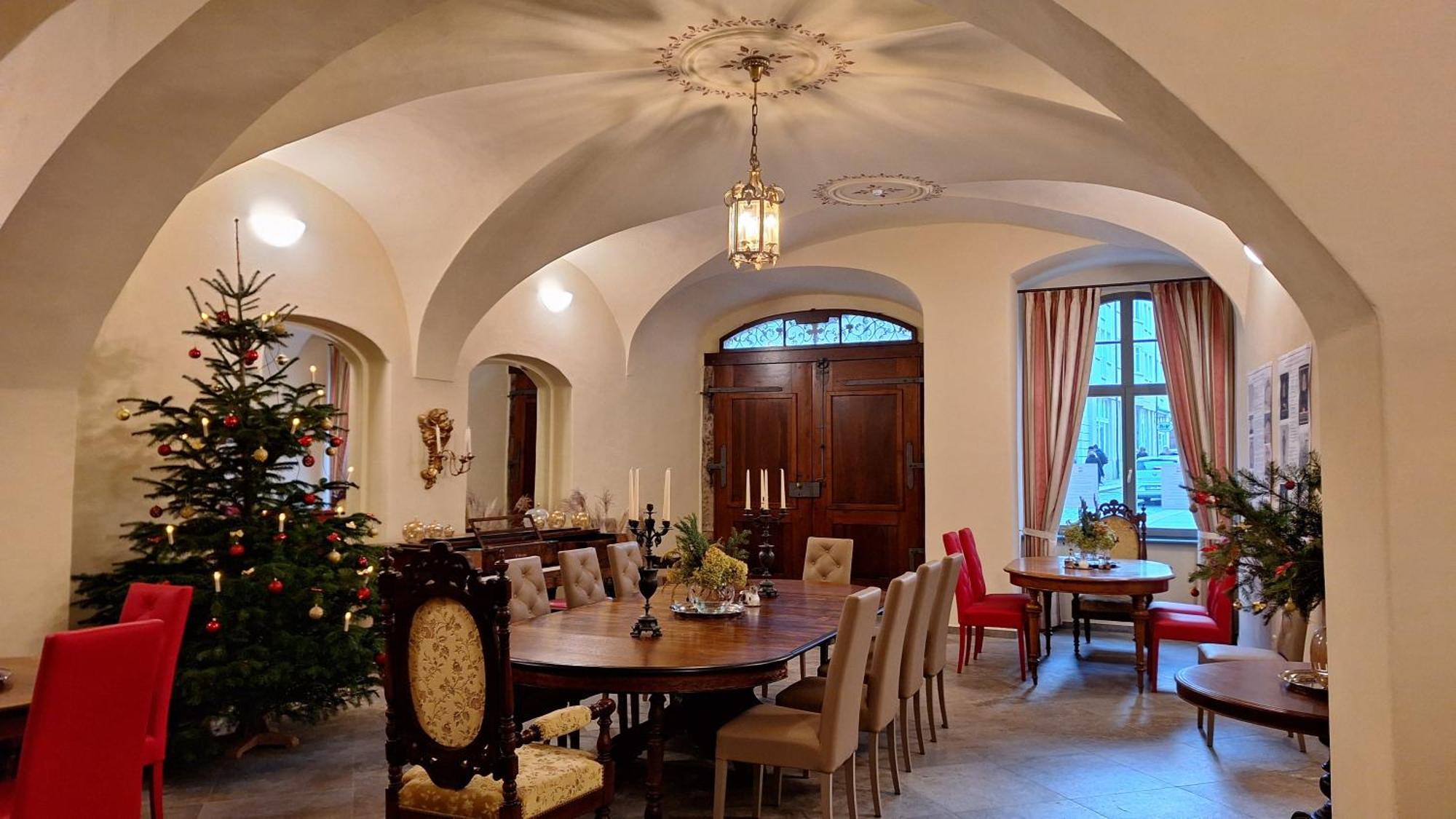 Stadtpalais Familien-Suite 4 Zimmer Mit Galerie Maximal 6 Personen 바우트젠 외부 사진
