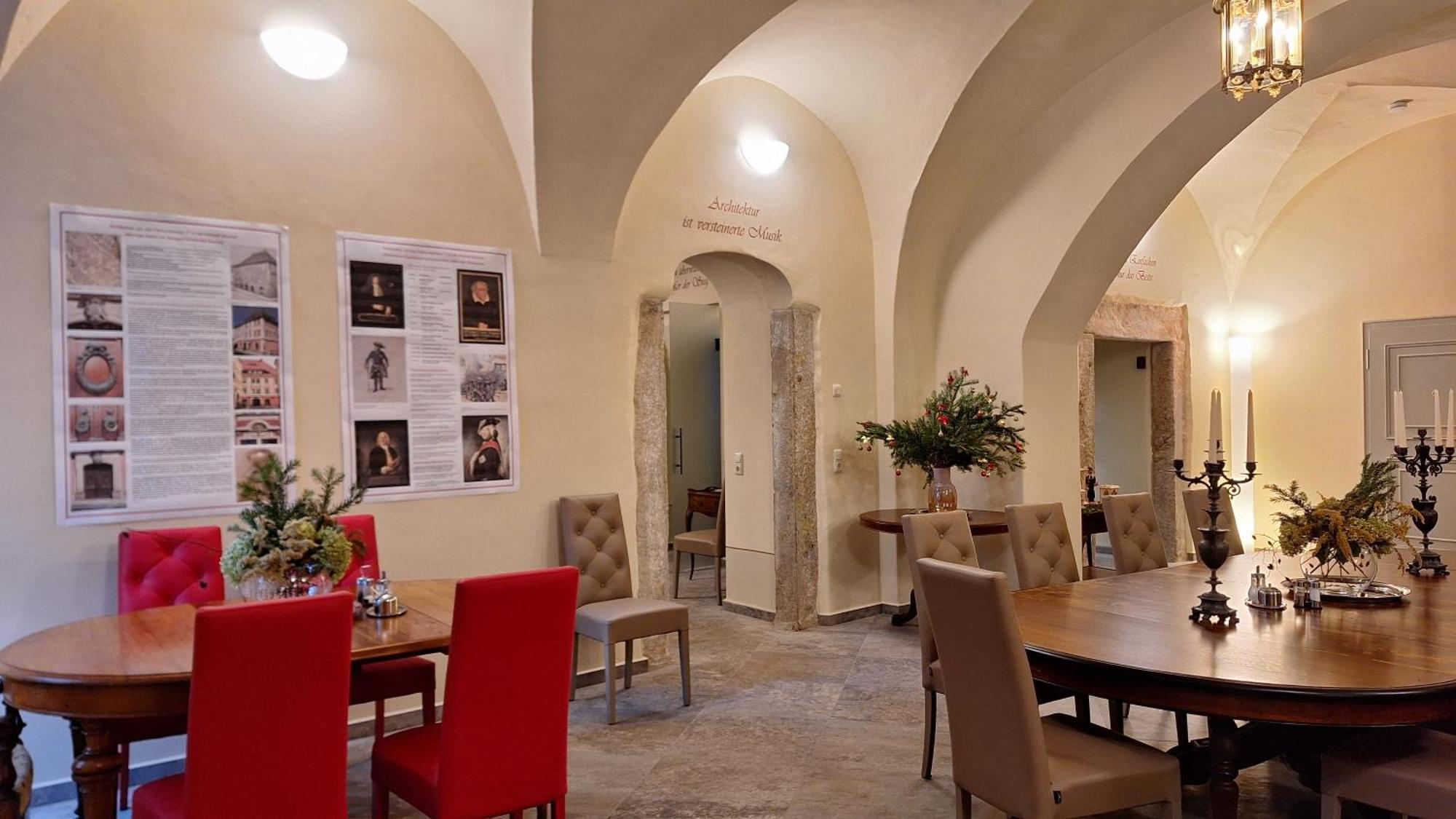 Stadtpalais Familien-Suite 4 Zimmer Mit Galerie Maximal 6 Personen 바우트젠 외부 사진